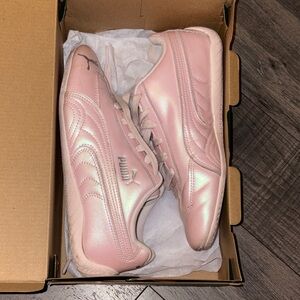 Puma Women's Shimmering Pink Sneakers